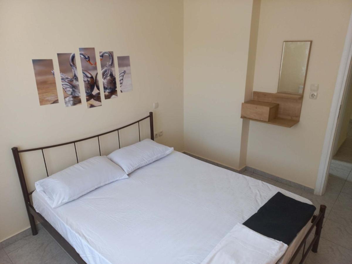 Treasure Star B&B Salamis Bagian luar foto